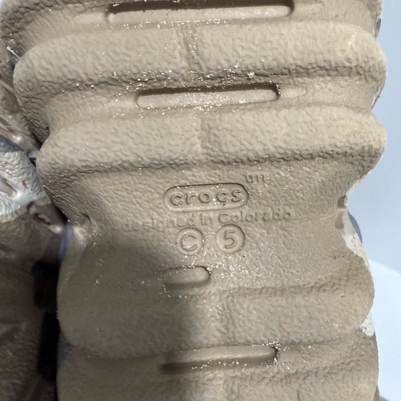 Infant size 5 all terrain camo crocs - Picture 8 of 8